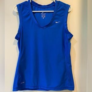 Nike Dri-Fit V-neck sleeveless top. GUC. Size Medium
